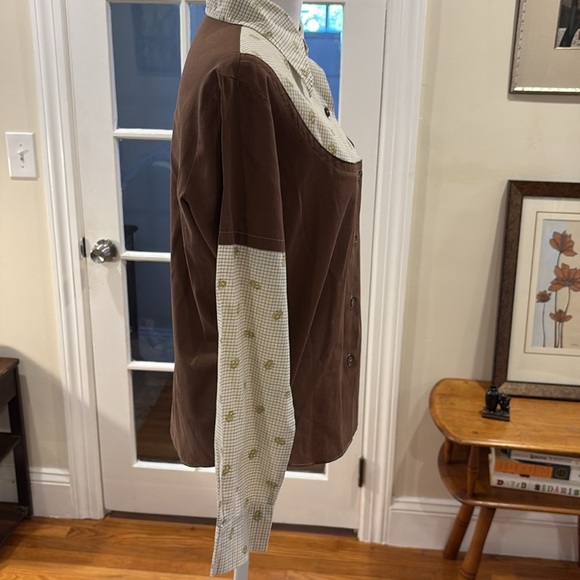 Vintage brown button down with patterned sleeves and top. Size M - Picture 5 of 7